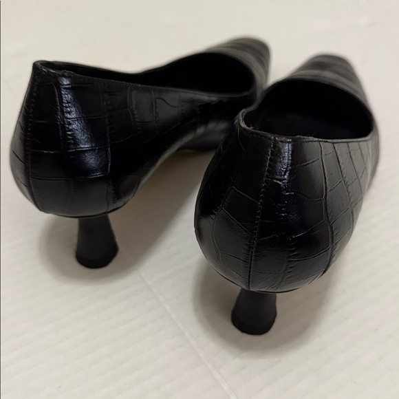 Bruno Magli - Mirea Croc-Embossed Leather Pump In Black - Size 42 - Picture 4 of 9